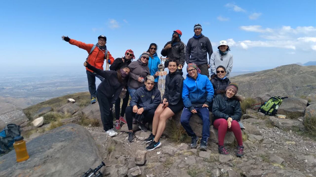 El Gateado, el cerro que nos invita a recorrer el piedemonte