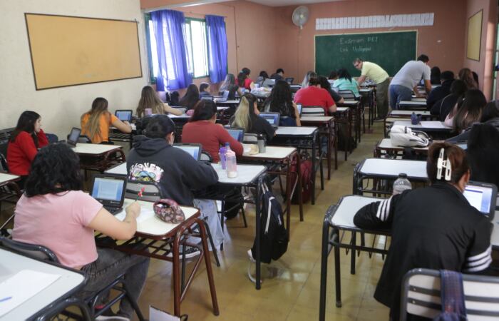 Otortgarán un incentivo económico en forma de beca de estudio para los jóvenes y adultos que continúen sus estudios superiores en carreras que son consideradas estratégicas para el sistema educativo mendocino