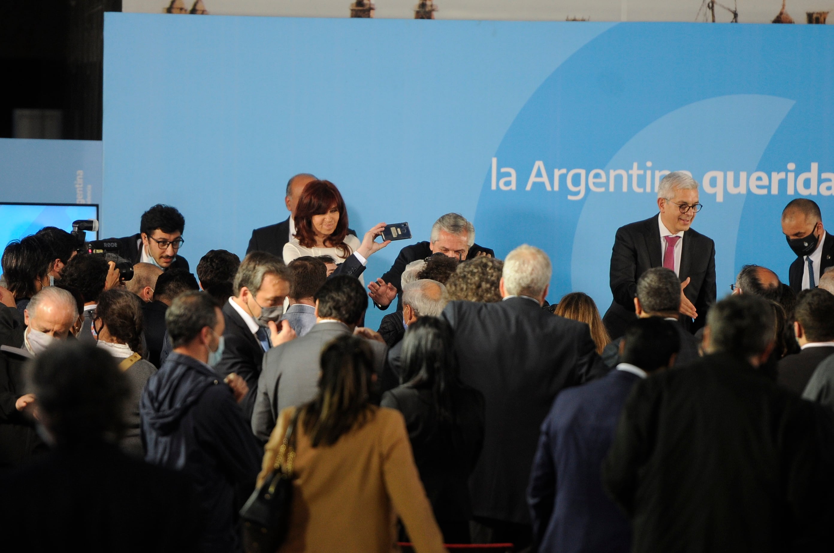 Alberto Fernández y Cristina Kirchner junto al ministro Julián Dominguez y el jefe de gabinete Juan Manzur. Foto: Clarín