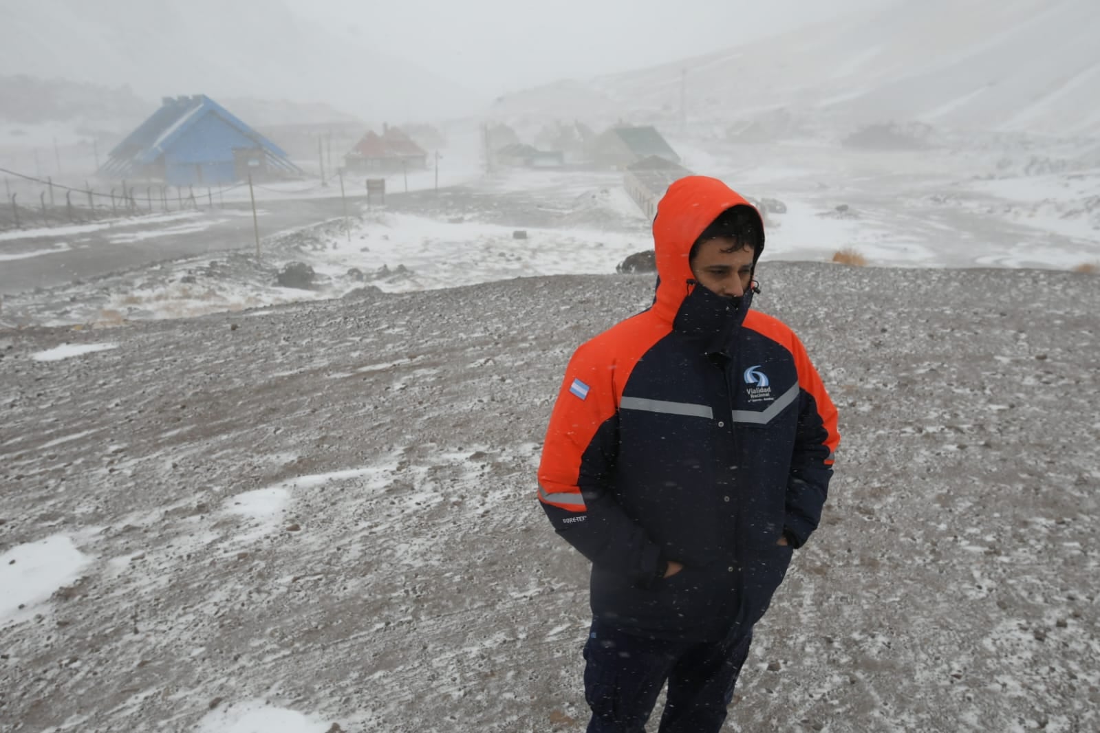 Continua el paso a Chile cerrado por las intensas nevadas.Foto: Ignacio Blanco / Los Andes 