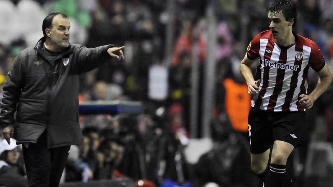 Bielsa volvió a festejar con su equipo en España (Foto: AP / Archivo).