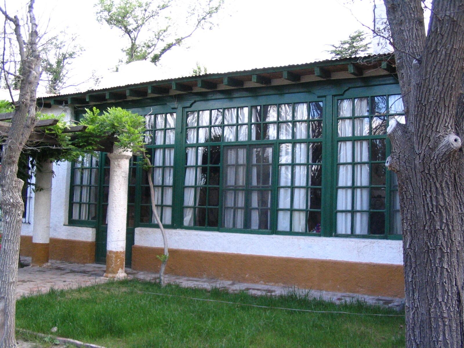 El casco histórico, aún preservado, de la antigua hacienda está situado en una elevación que la gente del lugar tomó como un punto de referencia para la procesión de Santa Rita.