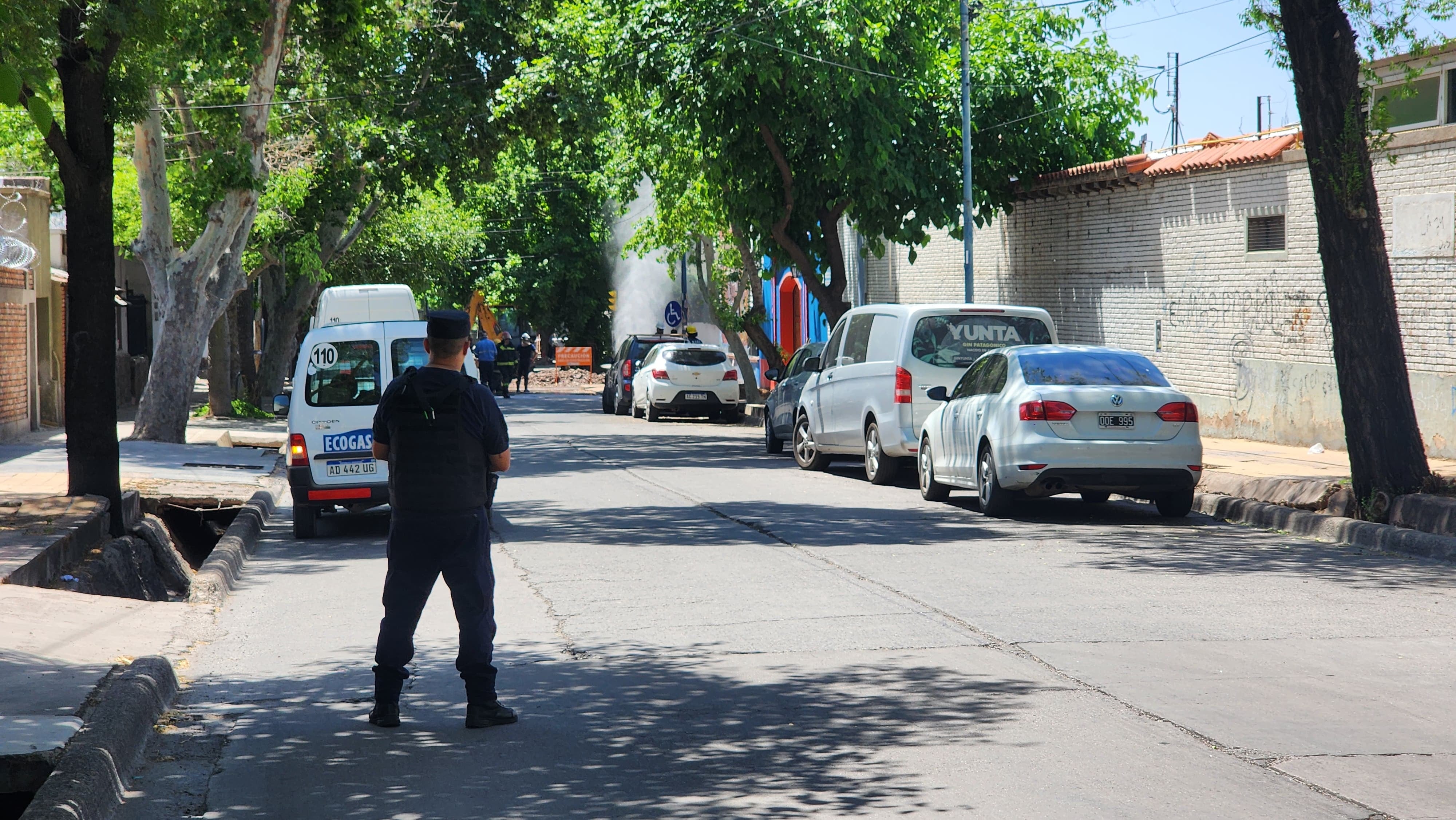 Escape de gas en Goody Cruz frente a Andes Talleres