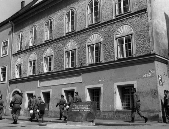 Austria, país natal de Hitler y región anexada por Alemania en 1938, siempre tuvo desde entonces relaciones complejas con su pasado, remarcó AFP. Foto: EFE