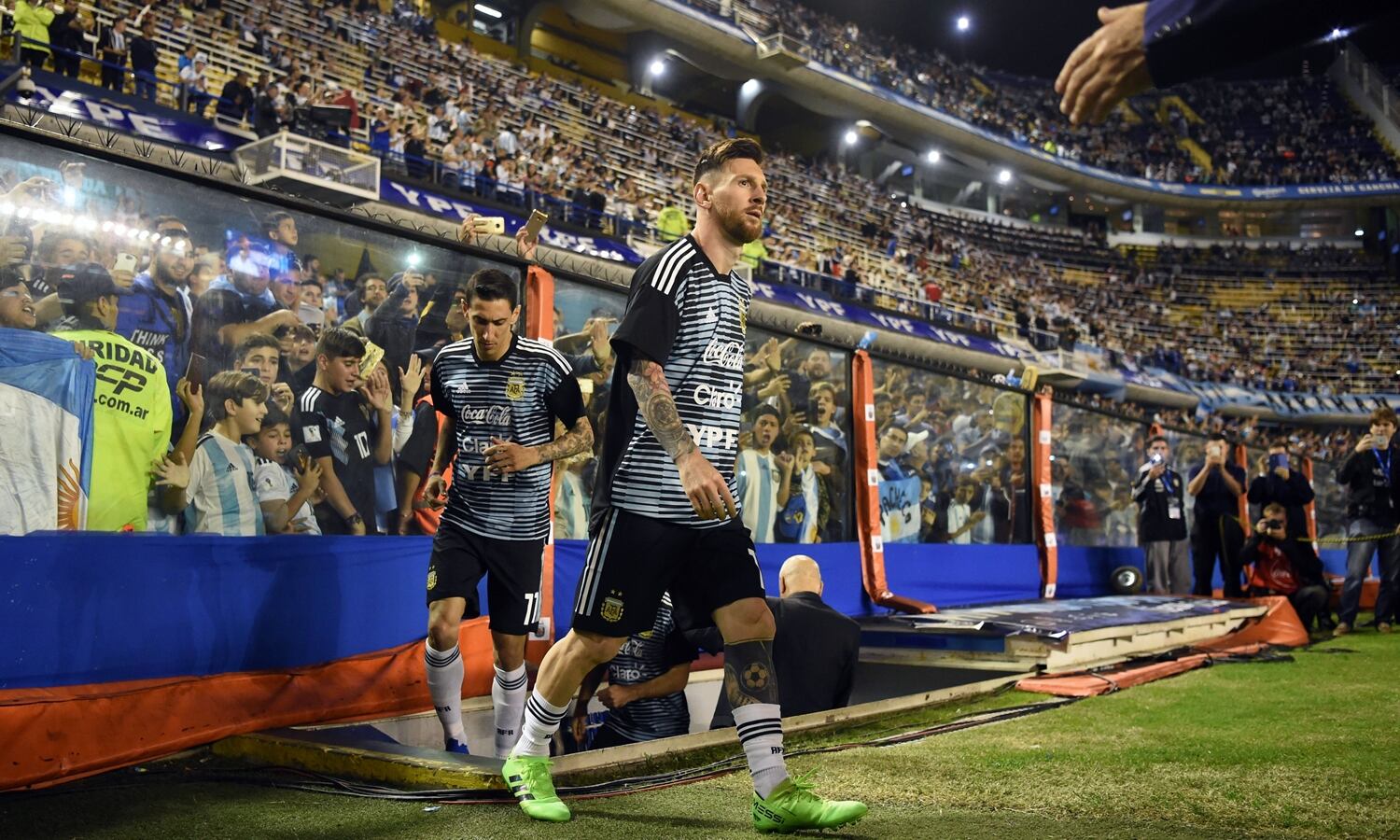 Messi jugó amistoso y partidos oficiales en el Templo. Este jueves volverá a pisar el césped del Templo.