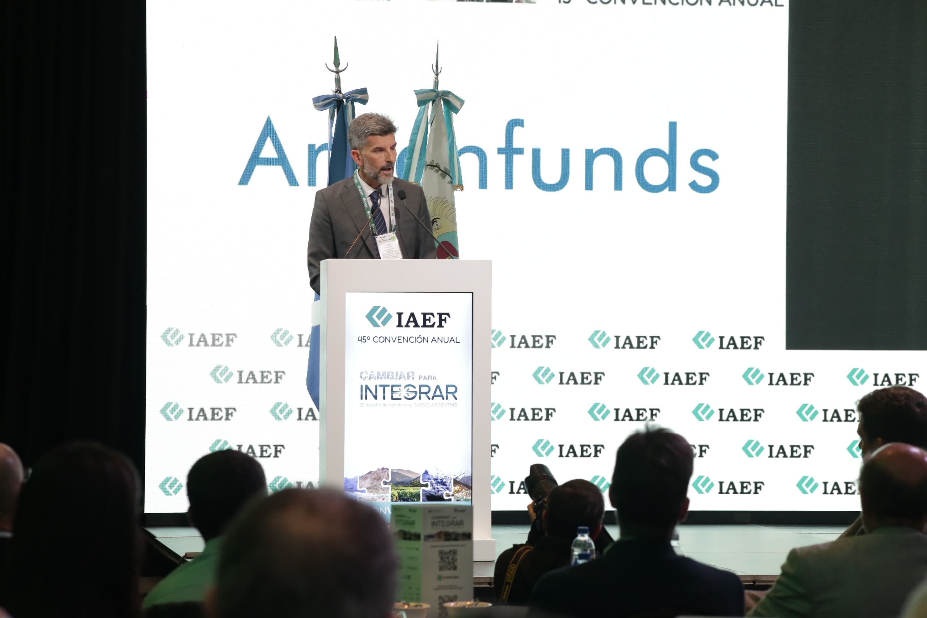 Ulpiano Suarez destacó el crecimiento de las inversiones en la Ciudad durante la apertura de la convención anual de la IAEF