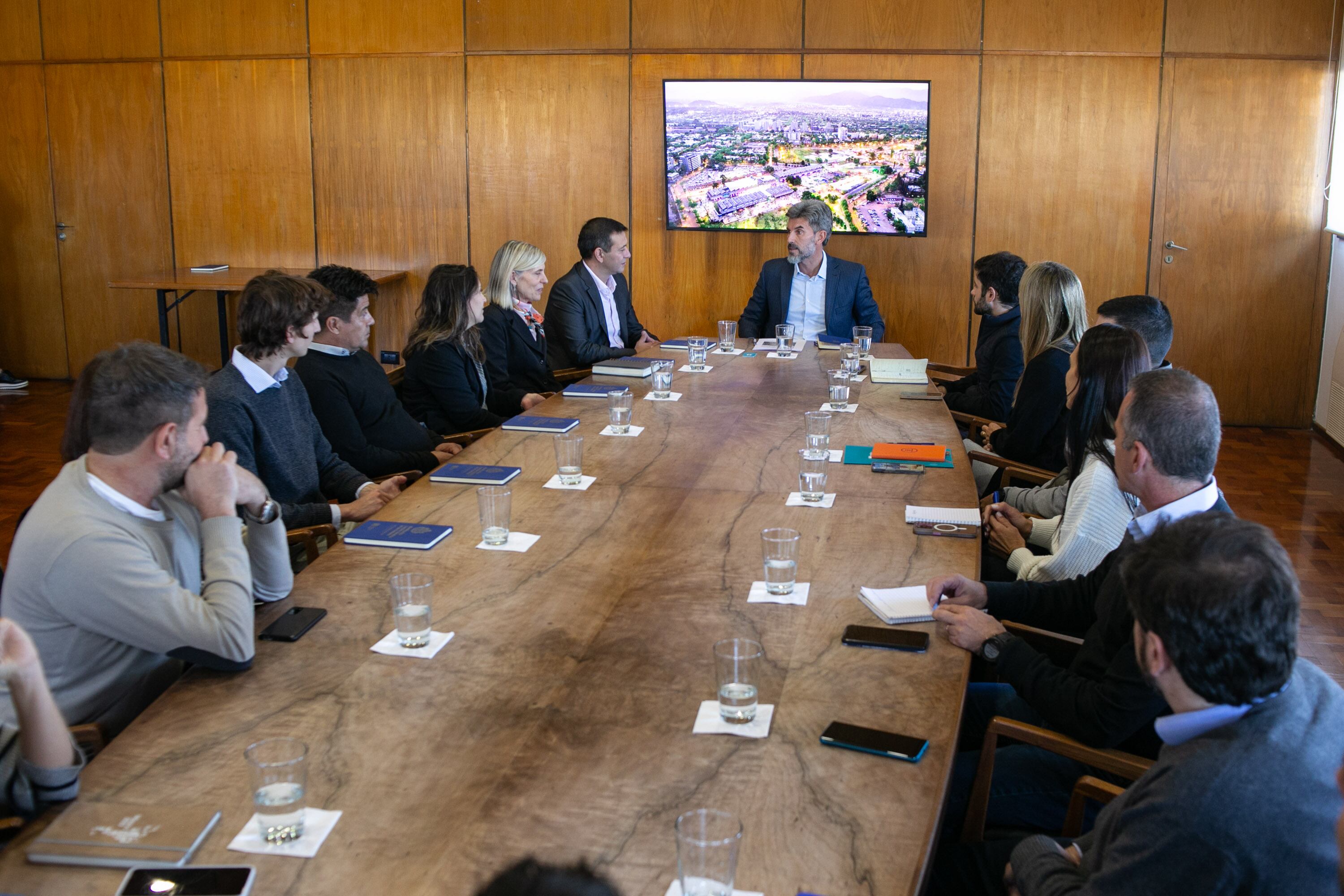 Ulpiano Suárez recibió a Celso Jaque y Fernando Banderet, con quienes repasó diversas políticas de desarrollo de la Ciudad de Mendoza.