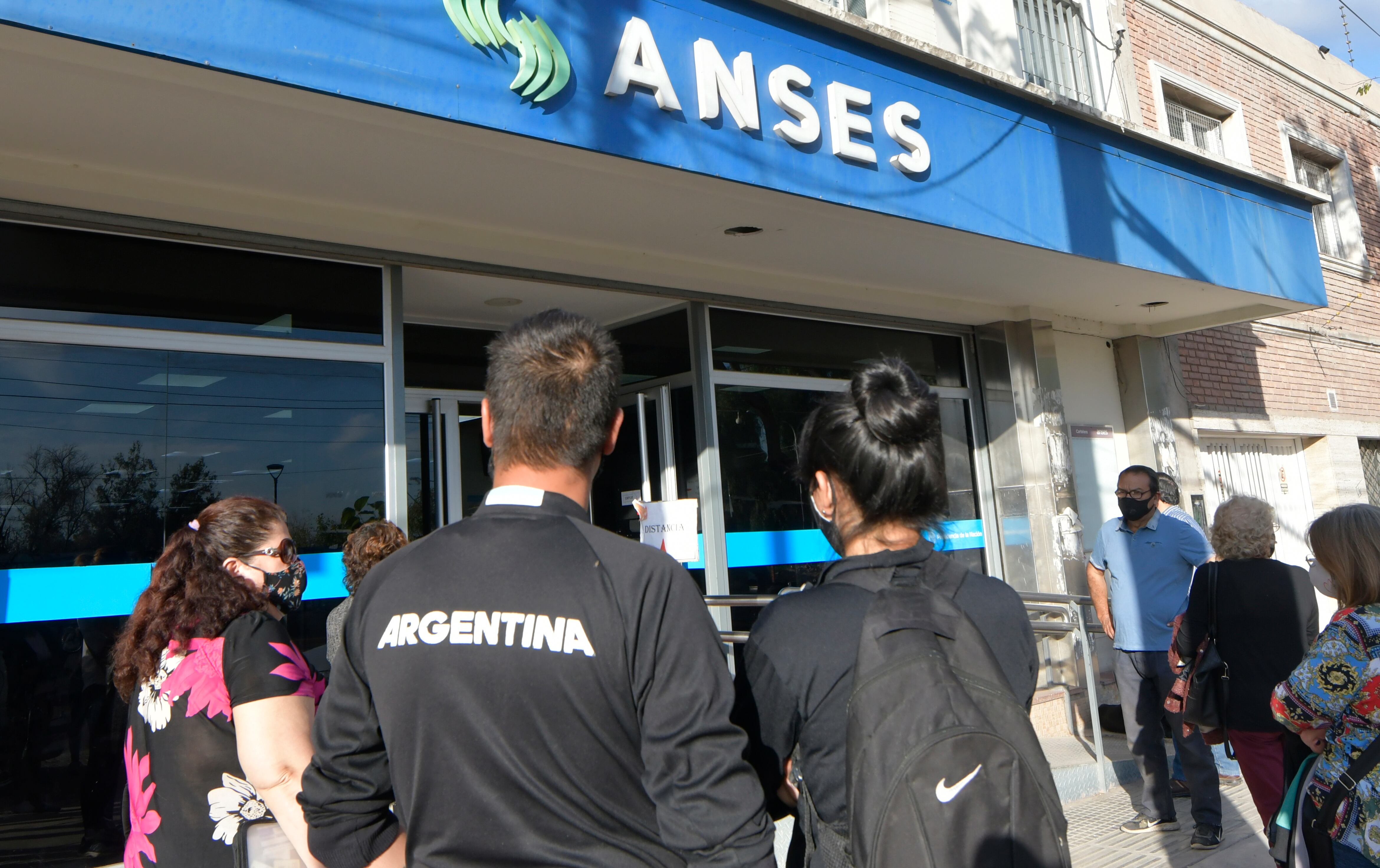 Anses: cuánto se cobra por AUH - 

