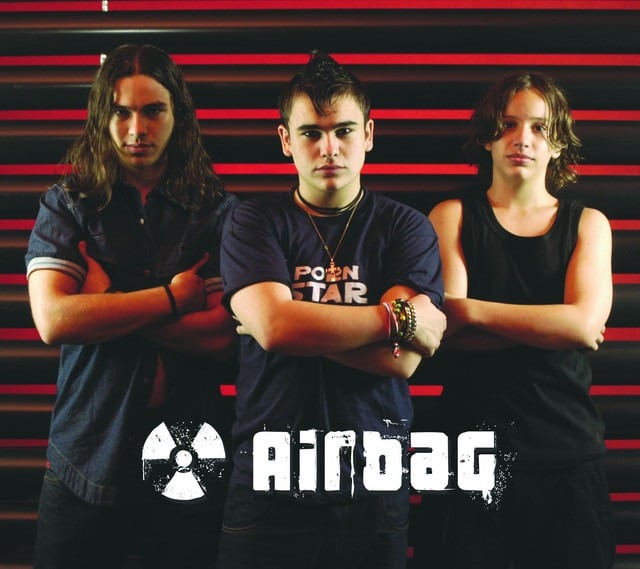 Airbag, 2004.