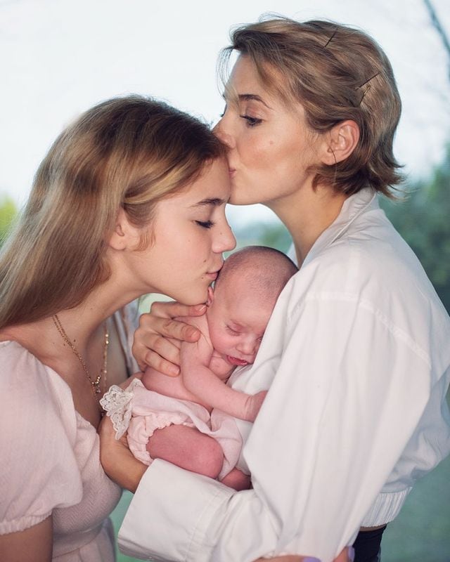 Tamara Bella y sus hijas, Renata y Bruna