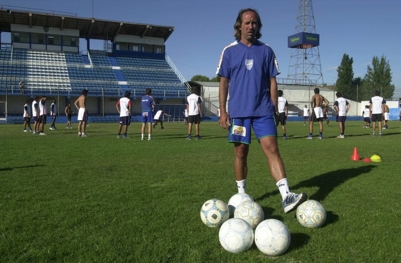 Foto histórica de Oldrá durante un entrenamiento de su querido Expreso. / Los Andes 