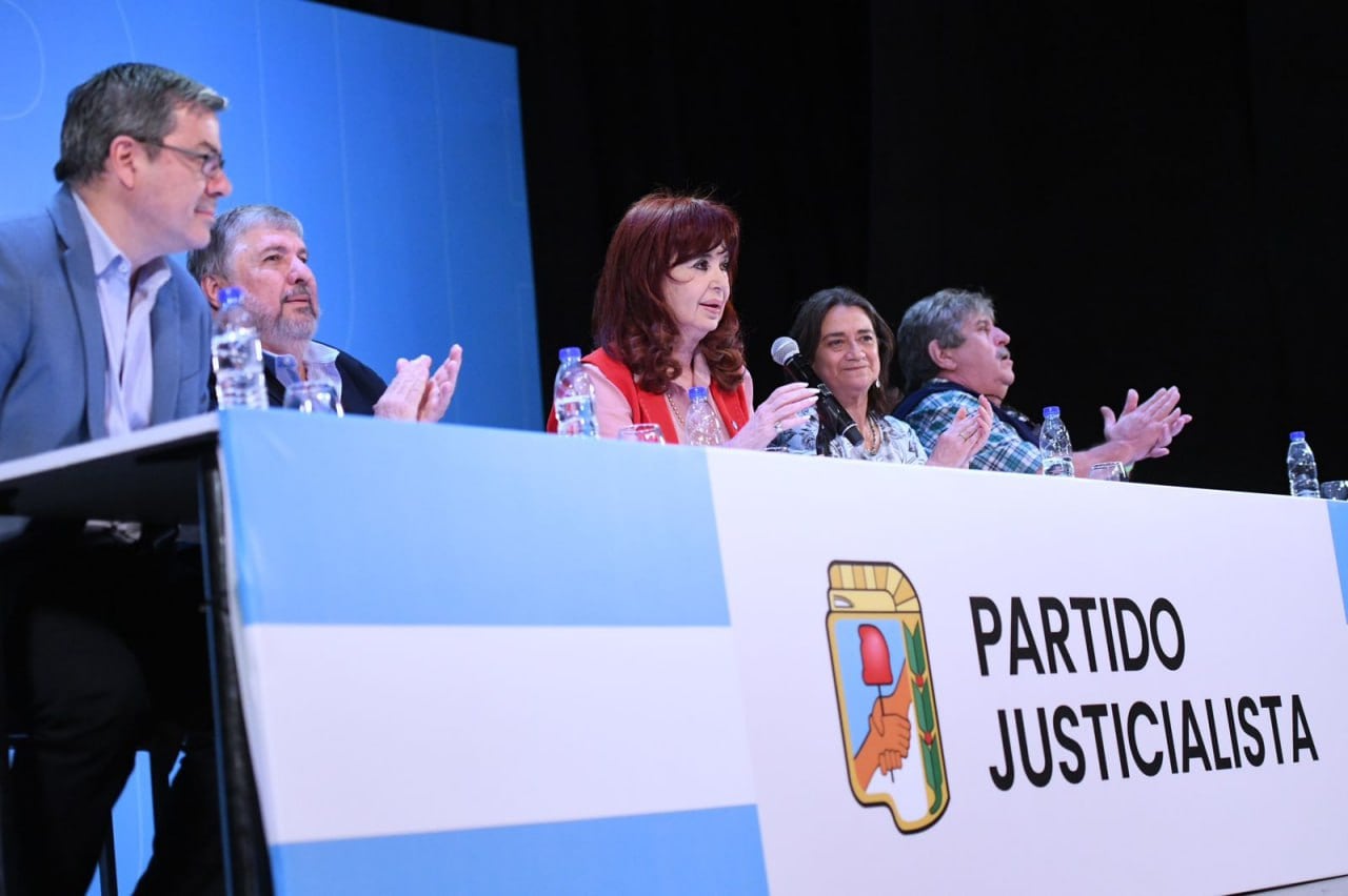 Cristina Kirchner asumió la presidencia del PJ.