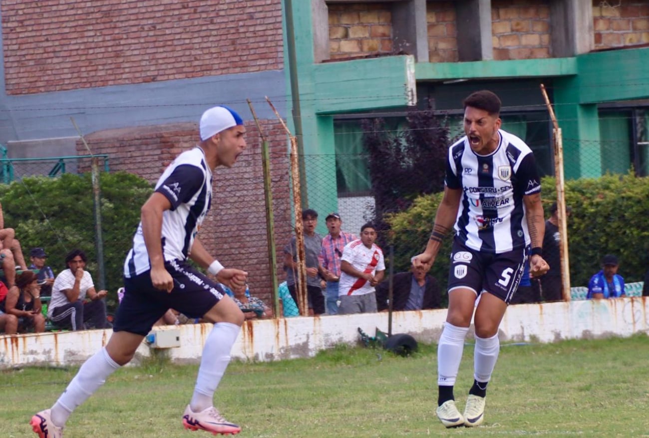 El Lobo del Sur eliminó a Ferro, y enfrenta a Colegiales de San Luis /Foto: Prensa Pacífico