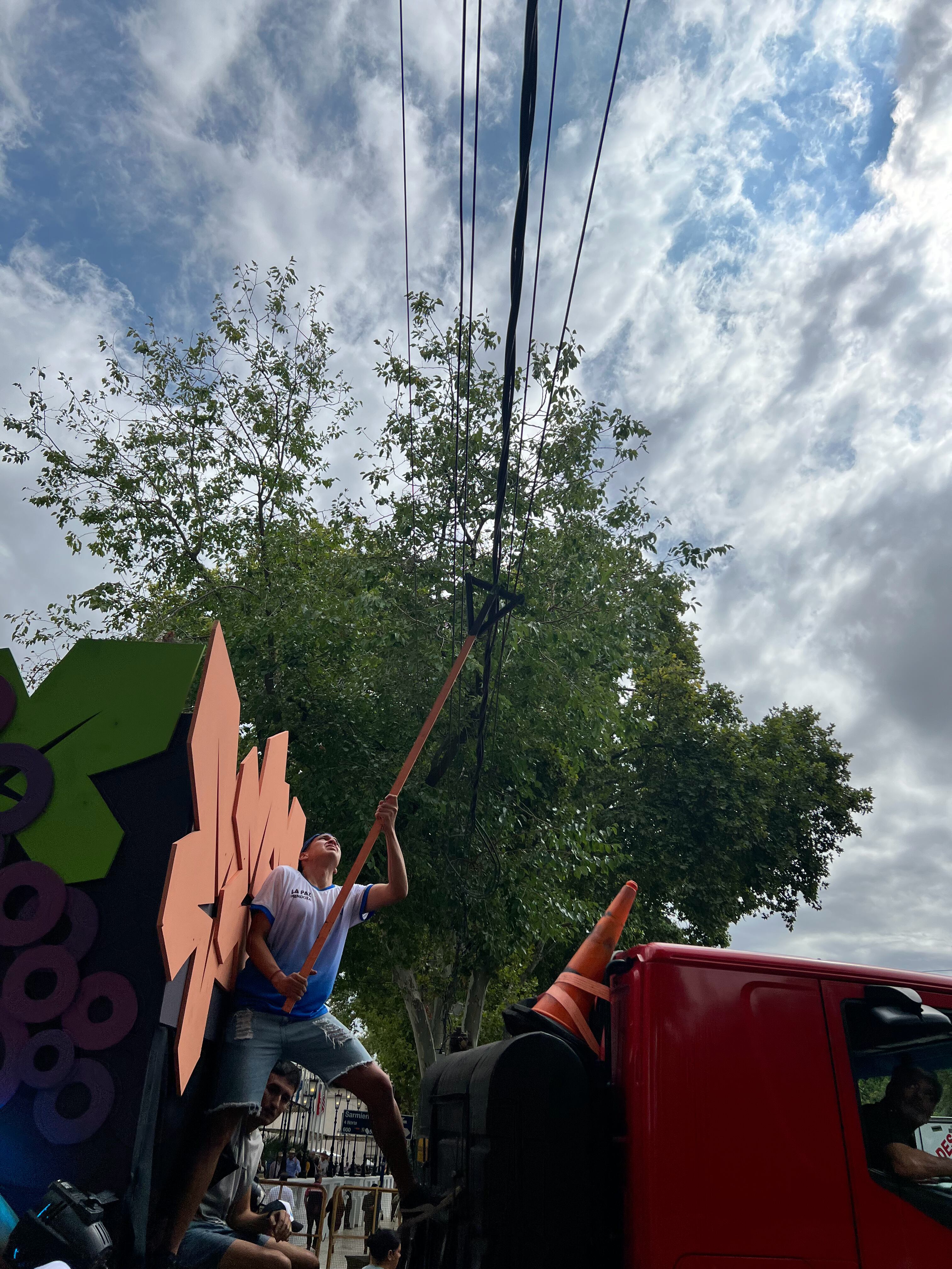 Cables vs Carros vendimiales. Foto: Los Andes