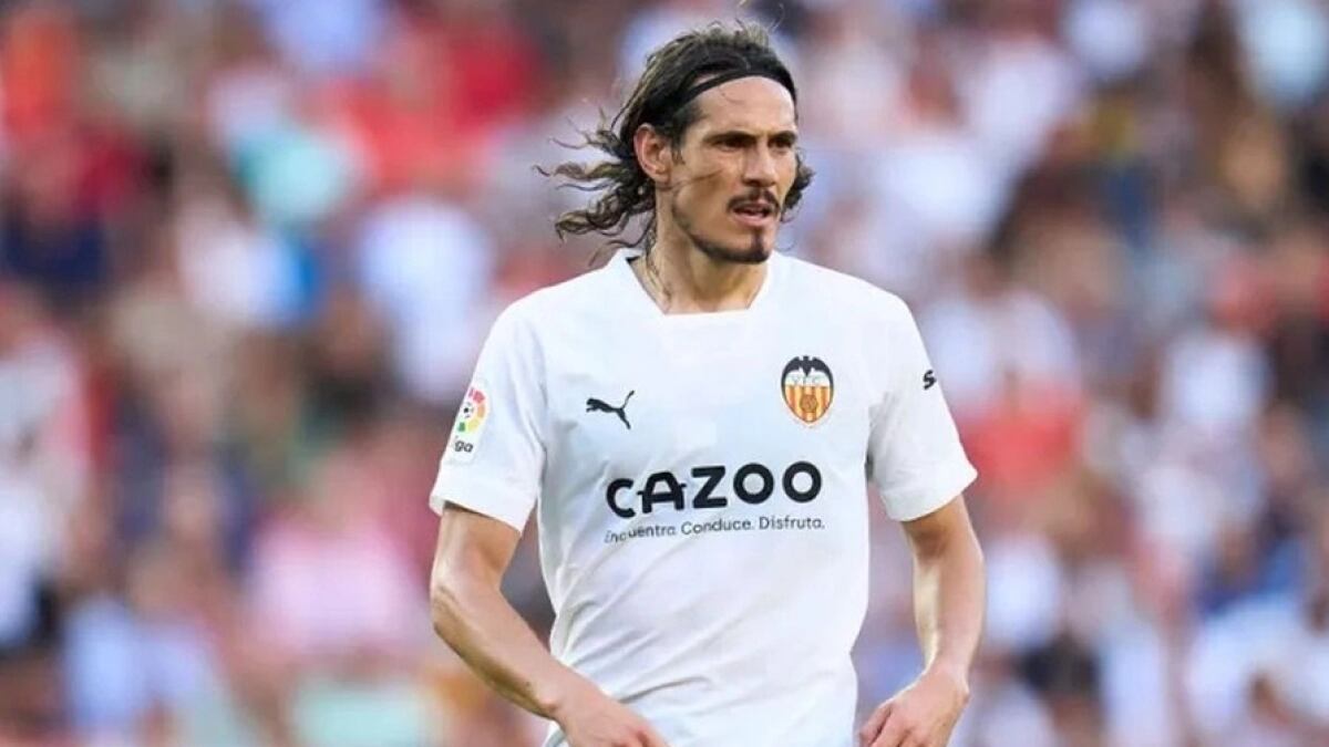 Edinson Cavani con la camiseta de Valencia, su último club. 