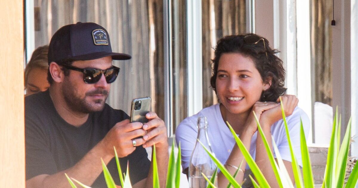 La pareja fue vista varias veces en almuerzos y caminatas.