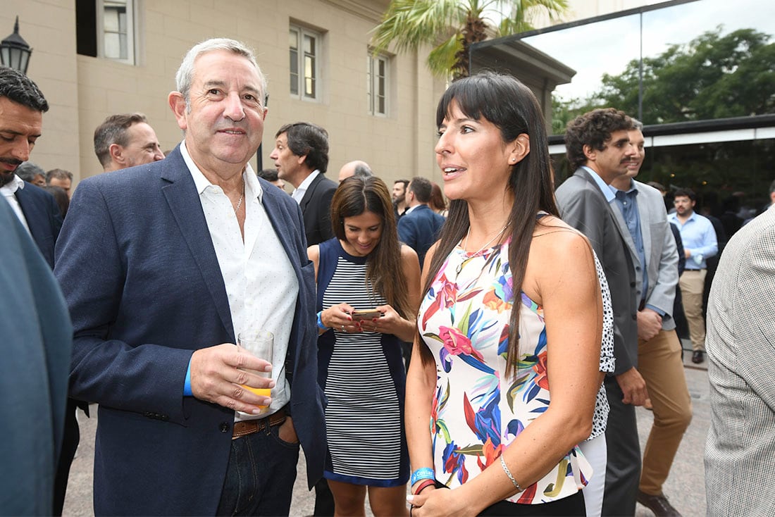 Desayuno de la COVIAR en el hotel Hyatt de Ciudad Vendimia 2022.
Julio Cobos junto a Pamela Verasay
Foto: José Gutierrez / Los Andes