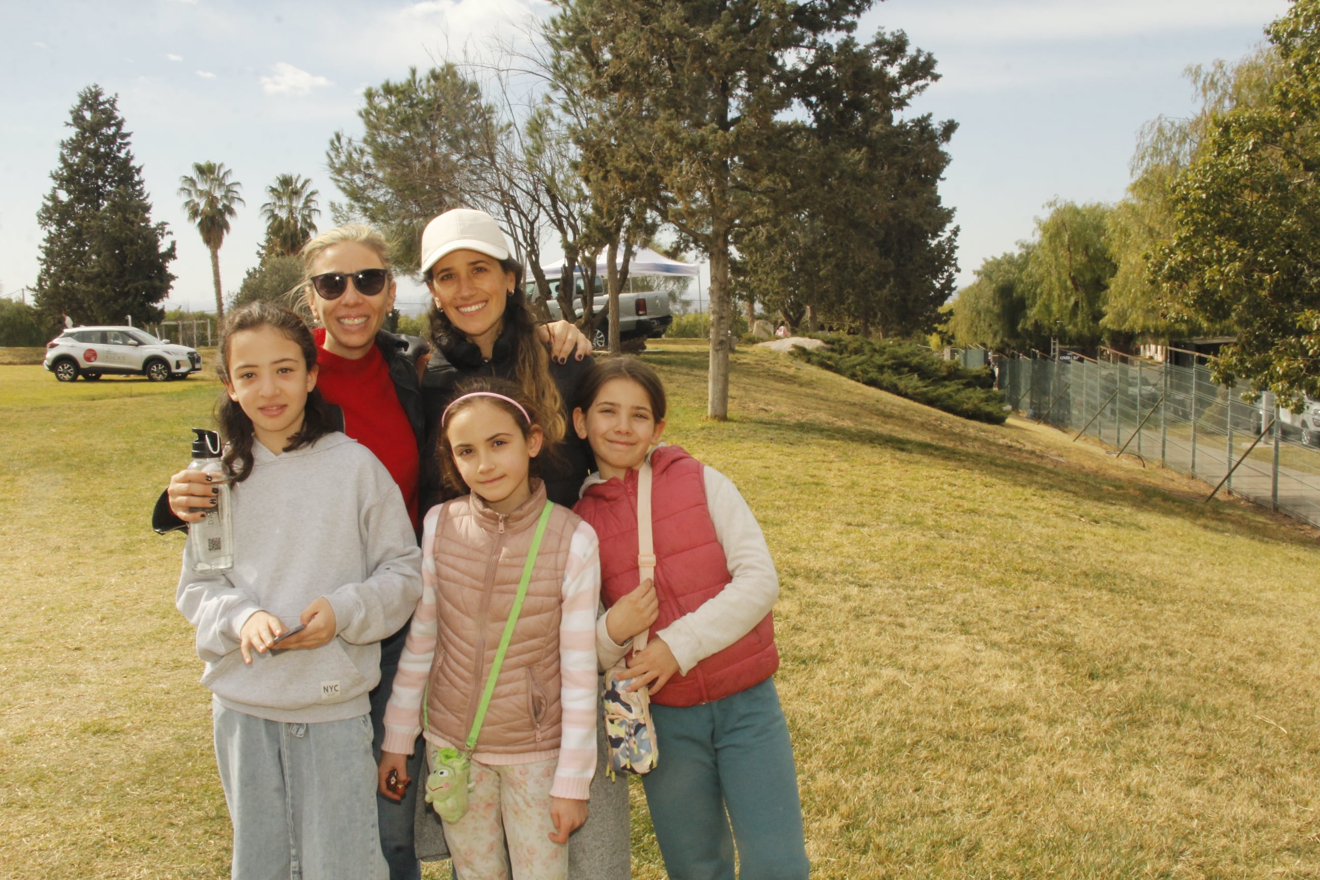 Euge y Sole junto a Lucía, Emma y Delfina. 