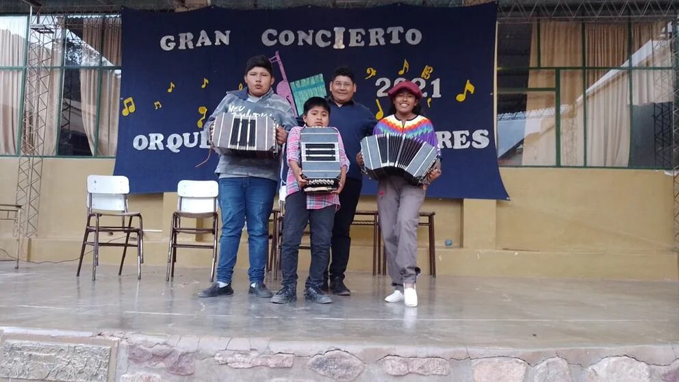 El día que sortearon los instrumentos y Mateo ganó el bandoneón.