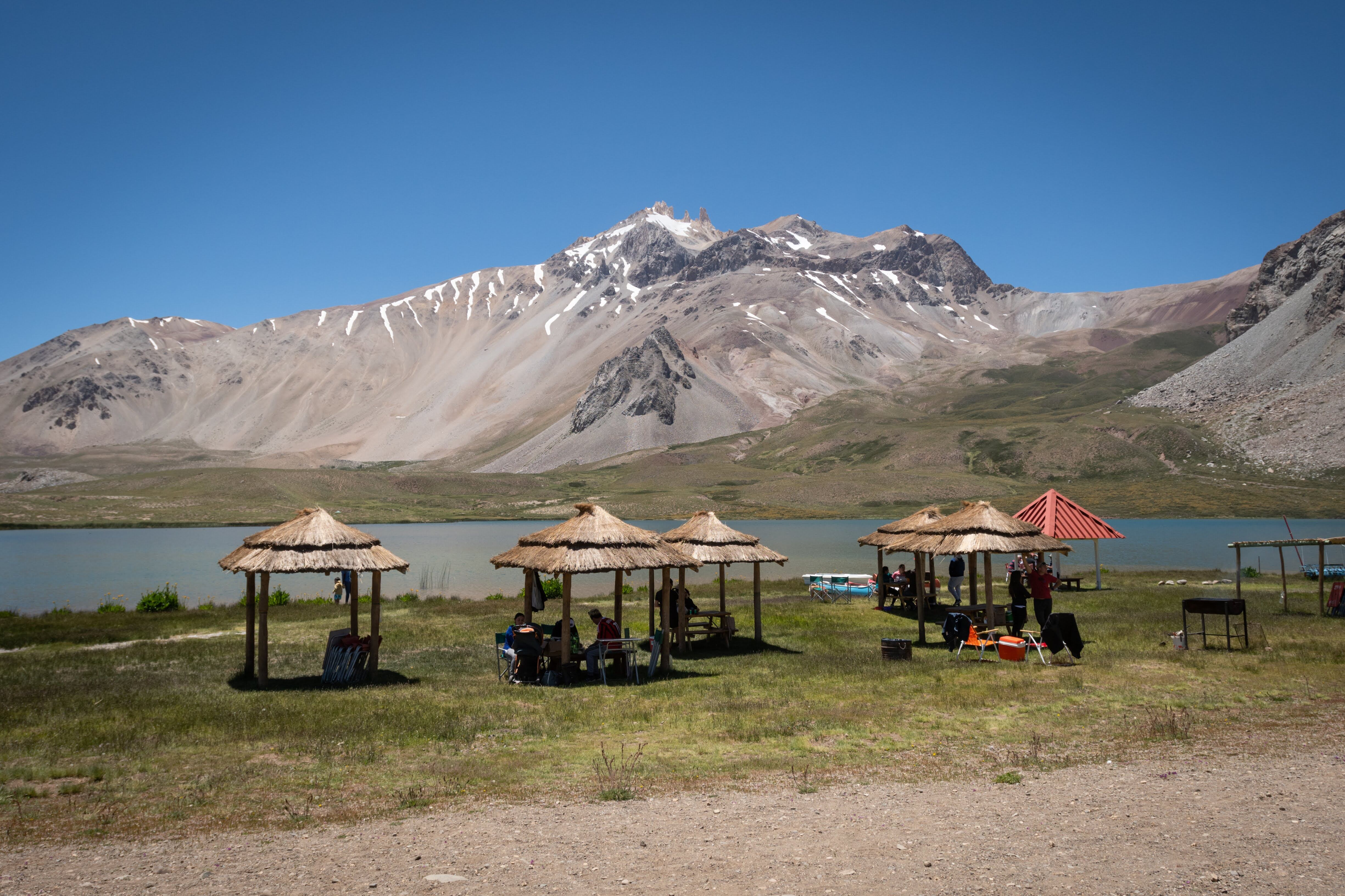 Acampar, caminatas, cabalgatas, buceo y pesca son algunas de las actividades que se pueden disfrutar en Valle Hermoso.