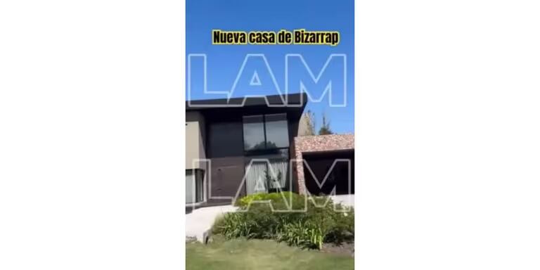 Así es la extravagante casa del productor BZRP.