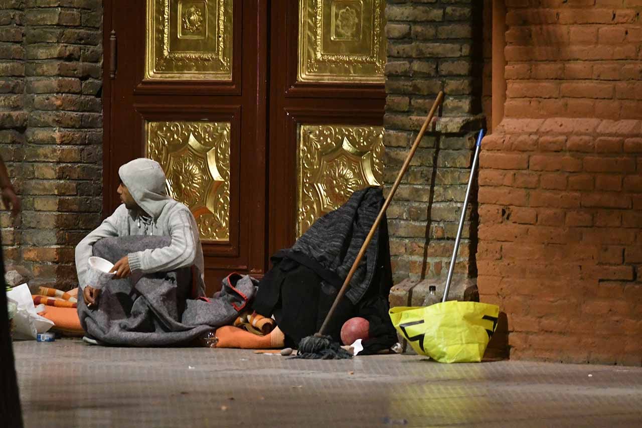 Aumentó el índice de pobreza en la provincia de Mendoza, cada vez mas indigentes que viven en situación de calle y no tienen un techo para dormir
Foto: José Gutierrez / Los Andes 