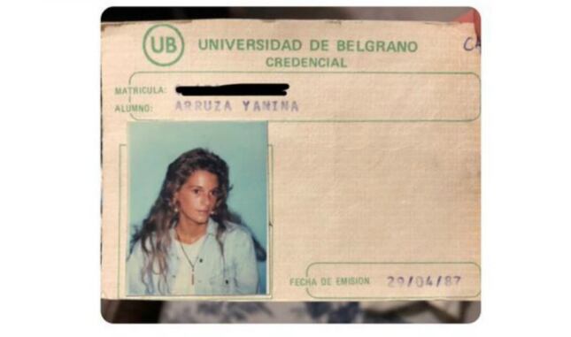 Credencial de Yanina Latorre.