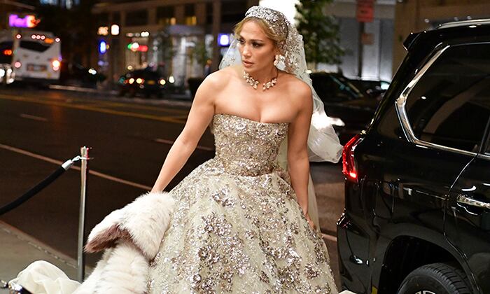 Este fue uno de los vestidos que Jennifer Lopez lució en la pantalla grande