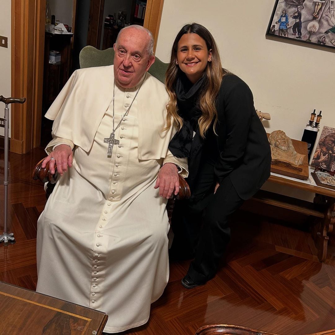 Amalia Granata le pidió al Papa Francisco que la case durante una audiencia privada.