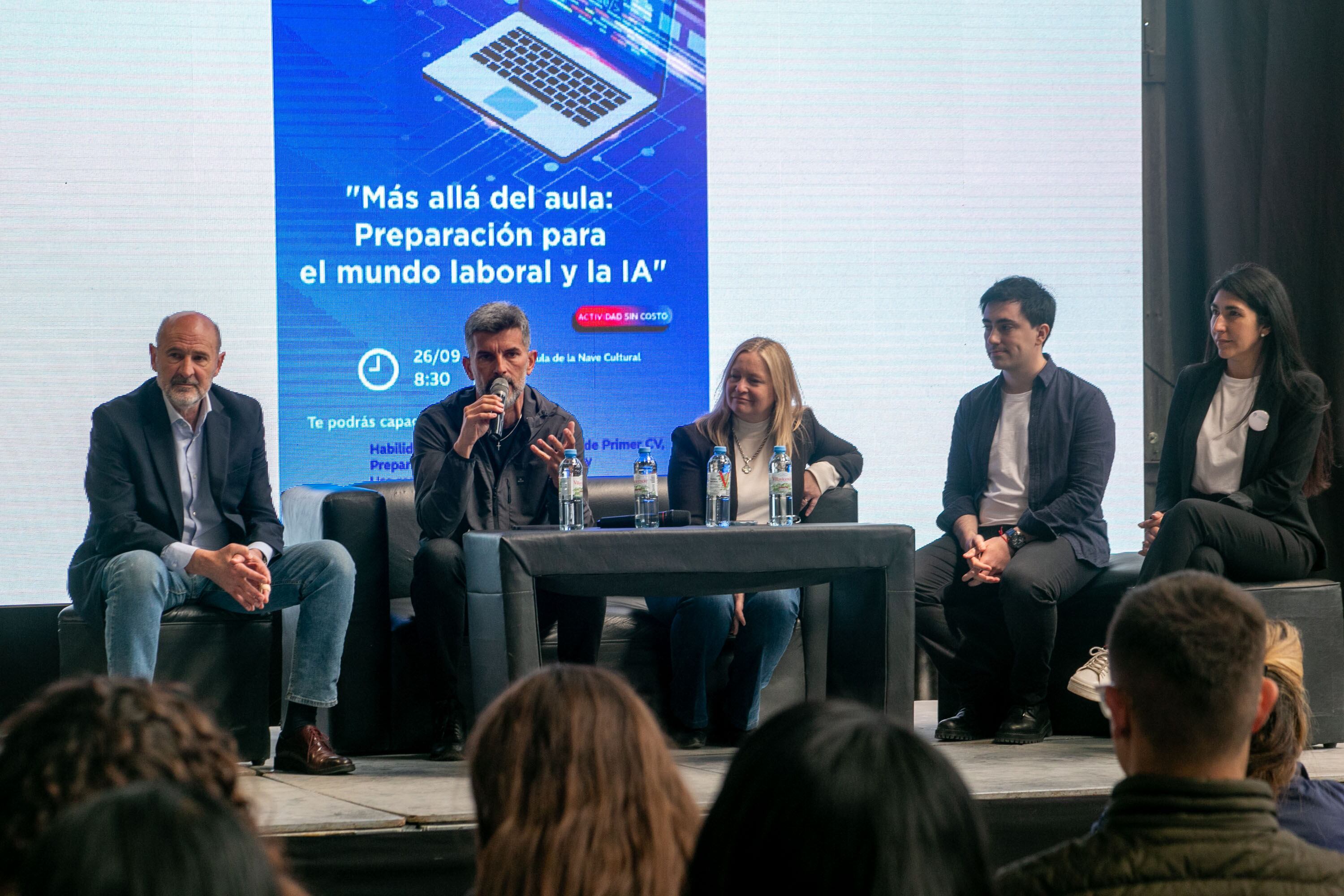 Ulpiano Suarez participó en un taller de empleabilidad con más de 1500 estudiantes secundarios