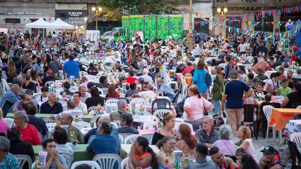 La cena navideña que organizó Juan Grabois para personas en situación de calle (X)