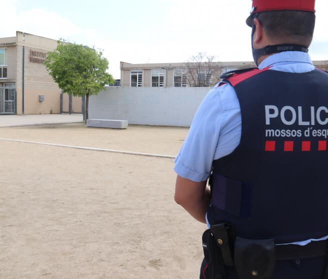 El alumnos se encontraba en el patio del centro educativo cuando fue detenido. Foto: Gentileza.