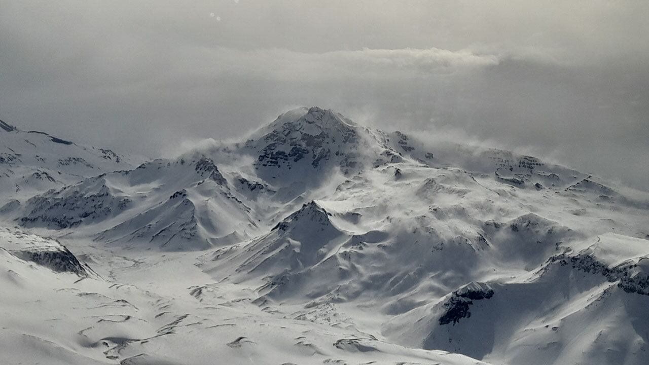 Nieve en la Laguna del Diamante, en el sur de la provincia de Mendoza. Prensa Irrigación