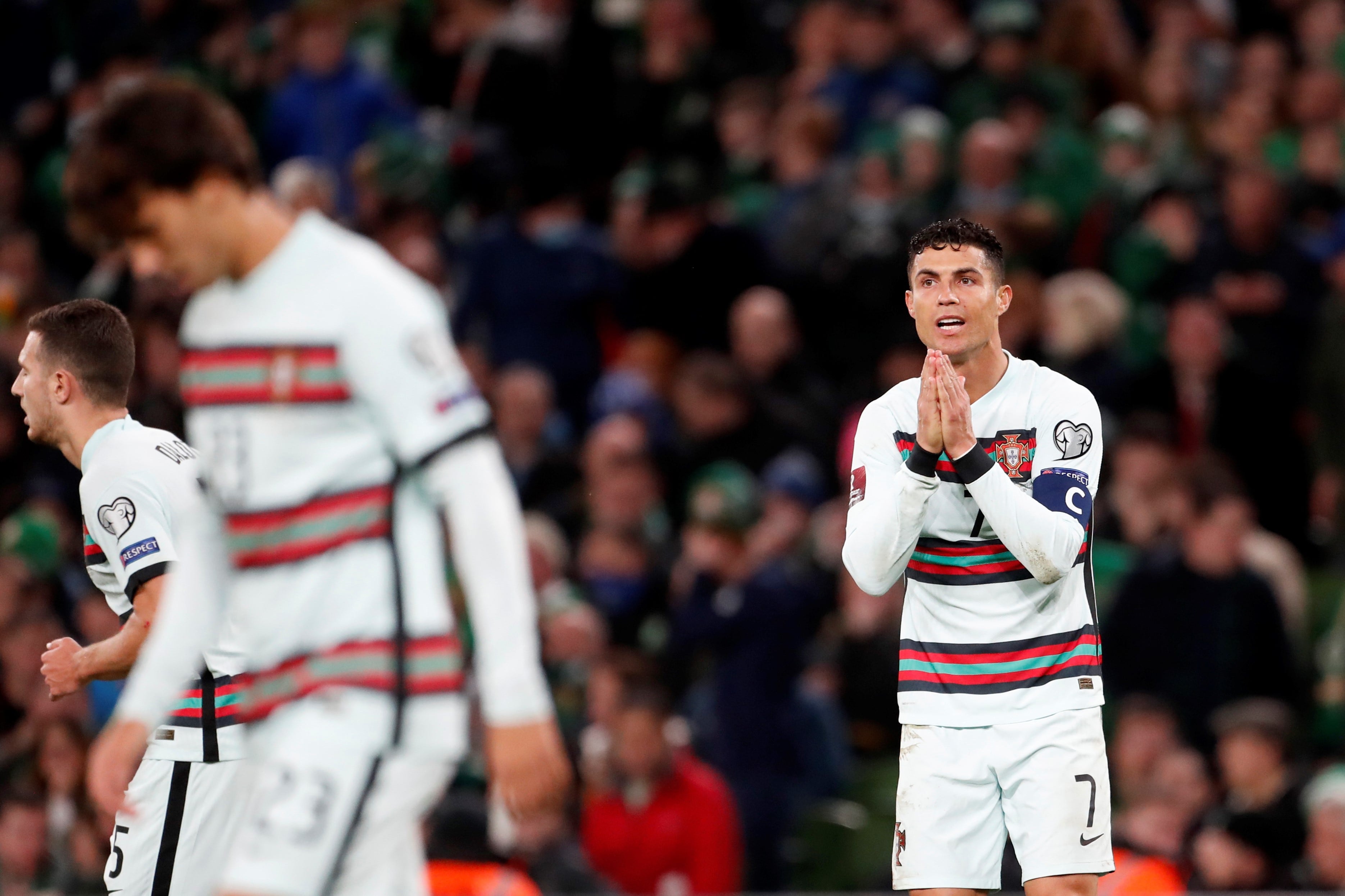 Los de Cristiano Ronaldo enfrentará a Serbia en la última fecha y si gana se mete a Qatar / AP.