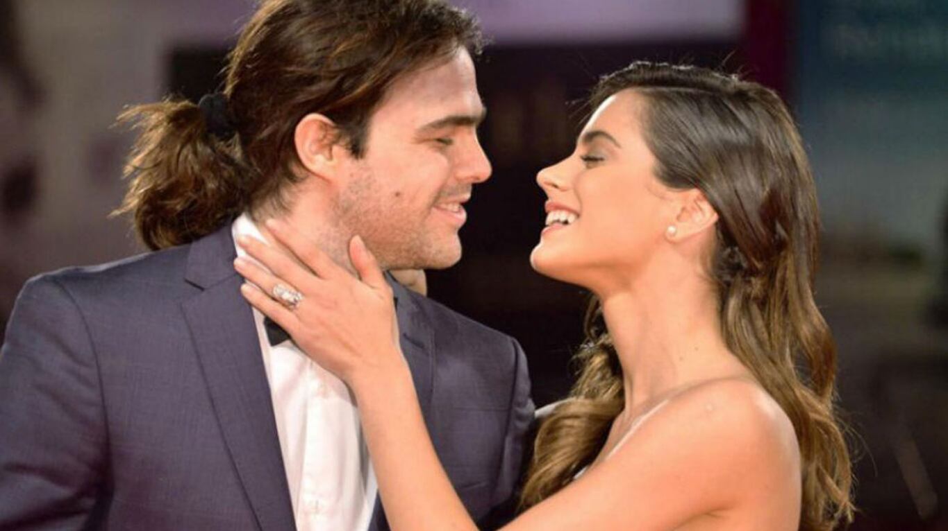 Peter Lanzani con Tini.