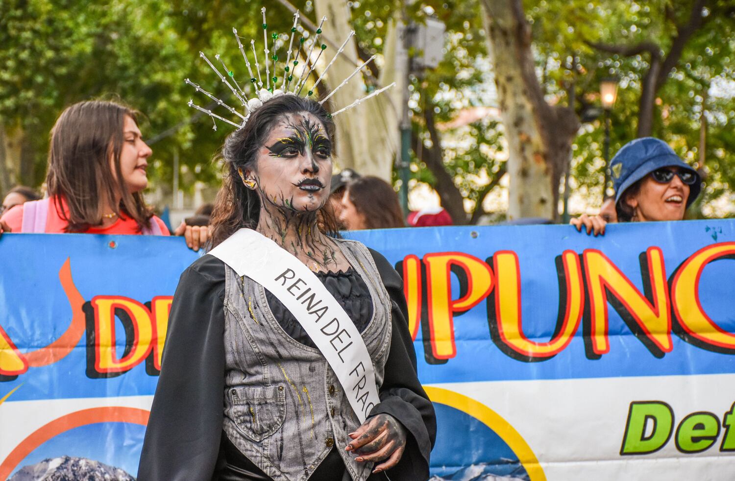 Carrusel de las Reinas 2022
Diferentes agrupaciones se hicieron presentes en el Carrusel de las Reinas para elevar sus reclamos.
Foto: Mariana Villa / Los Andes