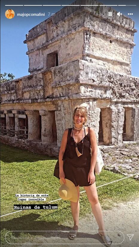 Majo Pérez Comalini visitando las ruinas mayas de Tulum.