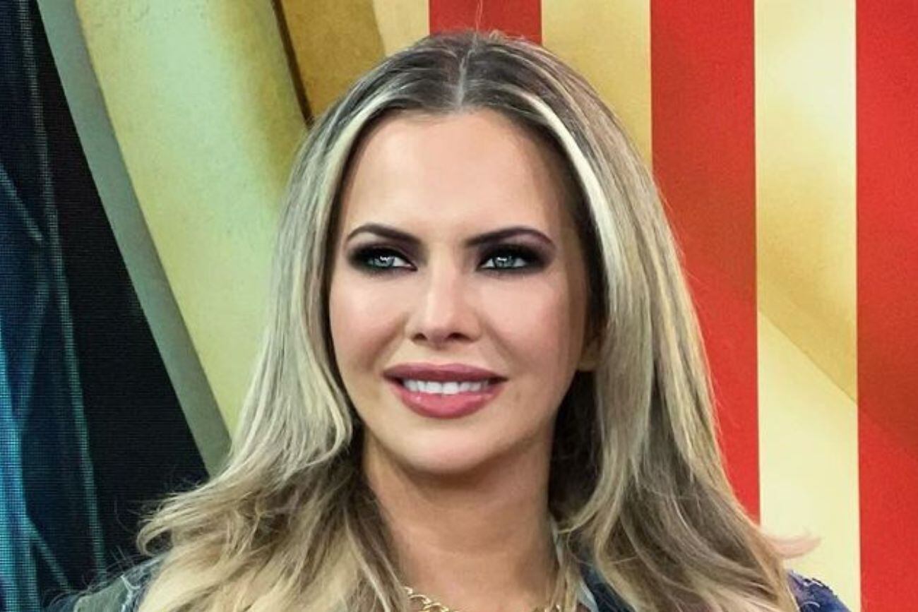 Alejandra Maglietti posó con un osado look