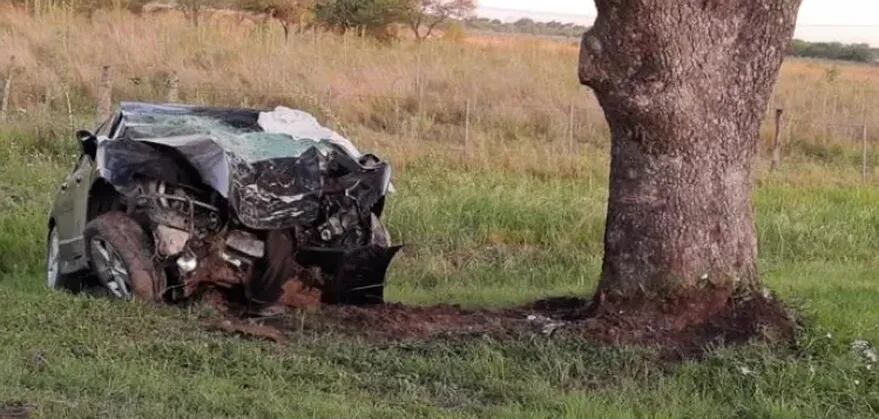 Un médico condenado a prisión por abuso sexual murió tras chocar contra un árbol. Gentileza.