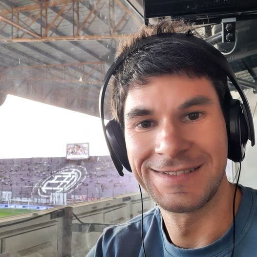 Sebastián Pordomingo en plena cobertura. Foto: Facebook/sebapordomingorelator