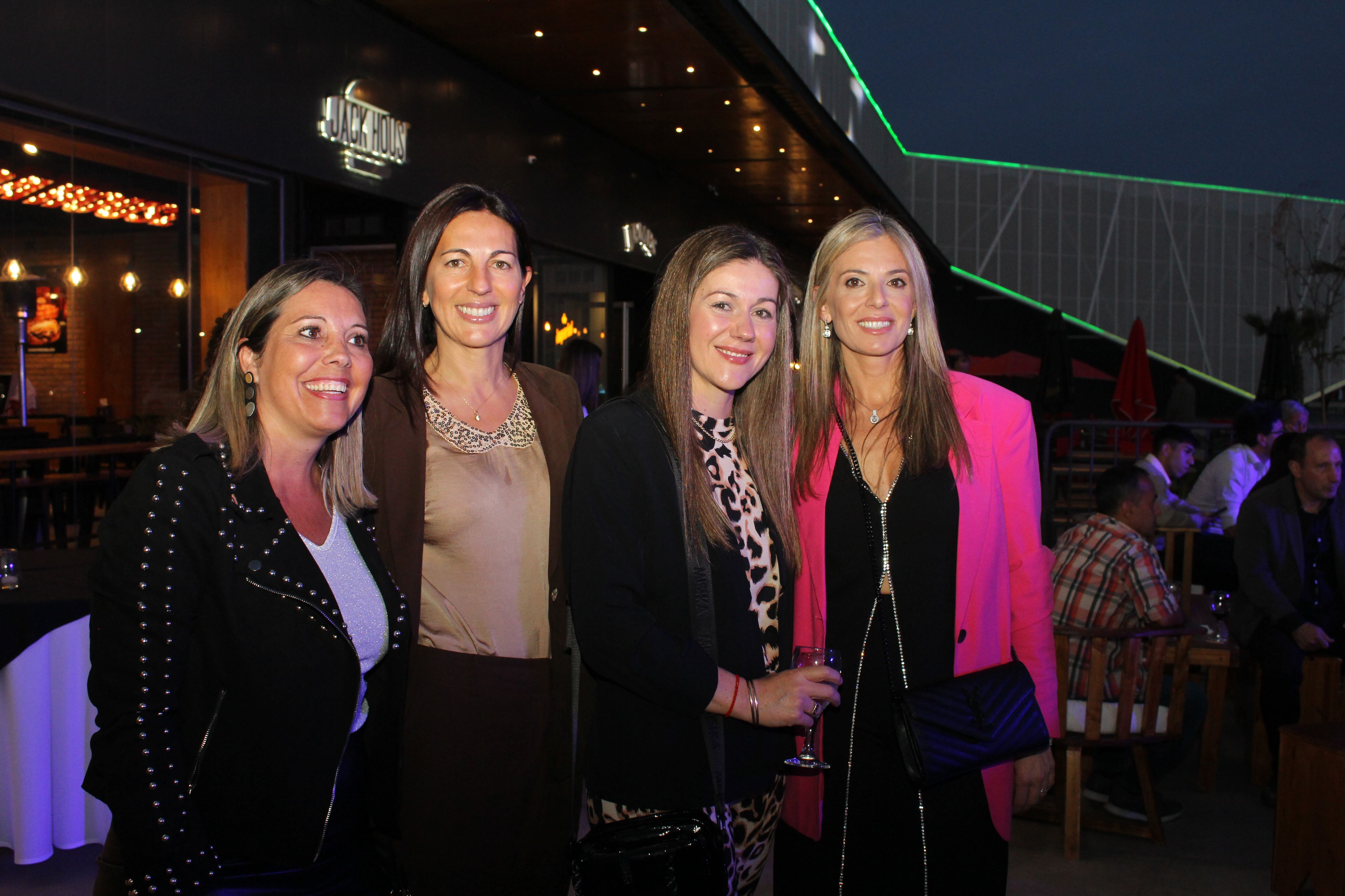 Lorena Henríquez, Marina Villasclaras, Carolina Benedetti y Valeria Carbonero.