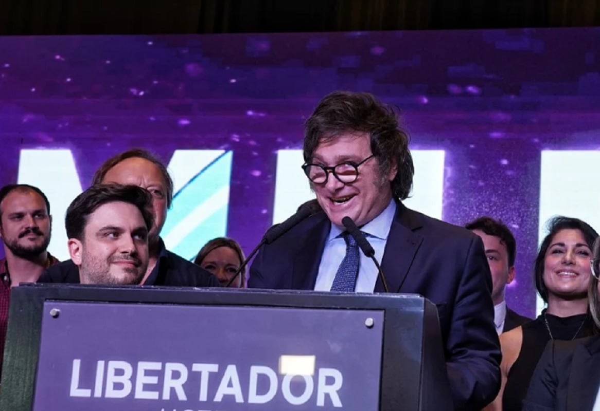 Milei festejó llegar al balotaje y convocó a JxC: “Todos los que queremos un cambio tenemos que trabajar juntos”.