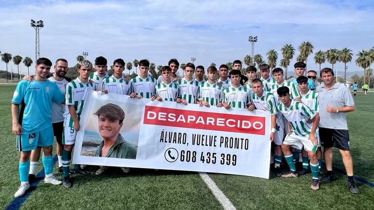 Sus compañeros de equipo pedían por Álvaro Prieto. Foto: Instagram @canteraccf_oficial.