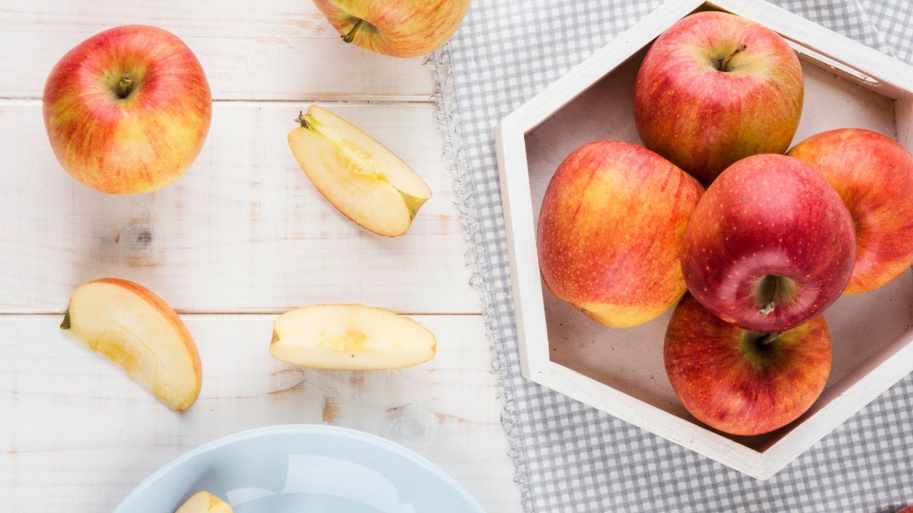 Propiedades y beneficios del jugo de manzana para la salud