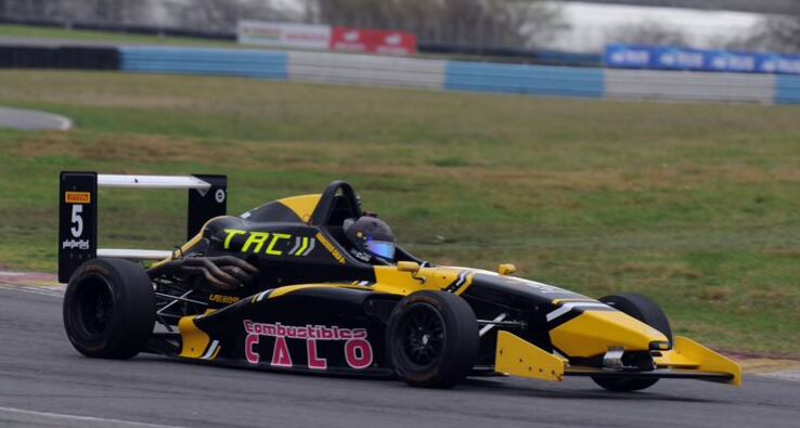 Calo ganó la primera final de la Fórmula Renault 2.0 en Buenos Aires