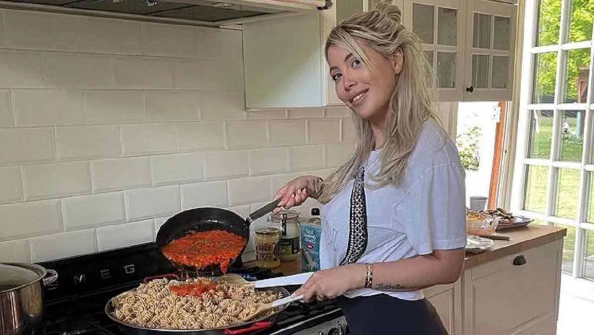 Wanda Nara cocinando.