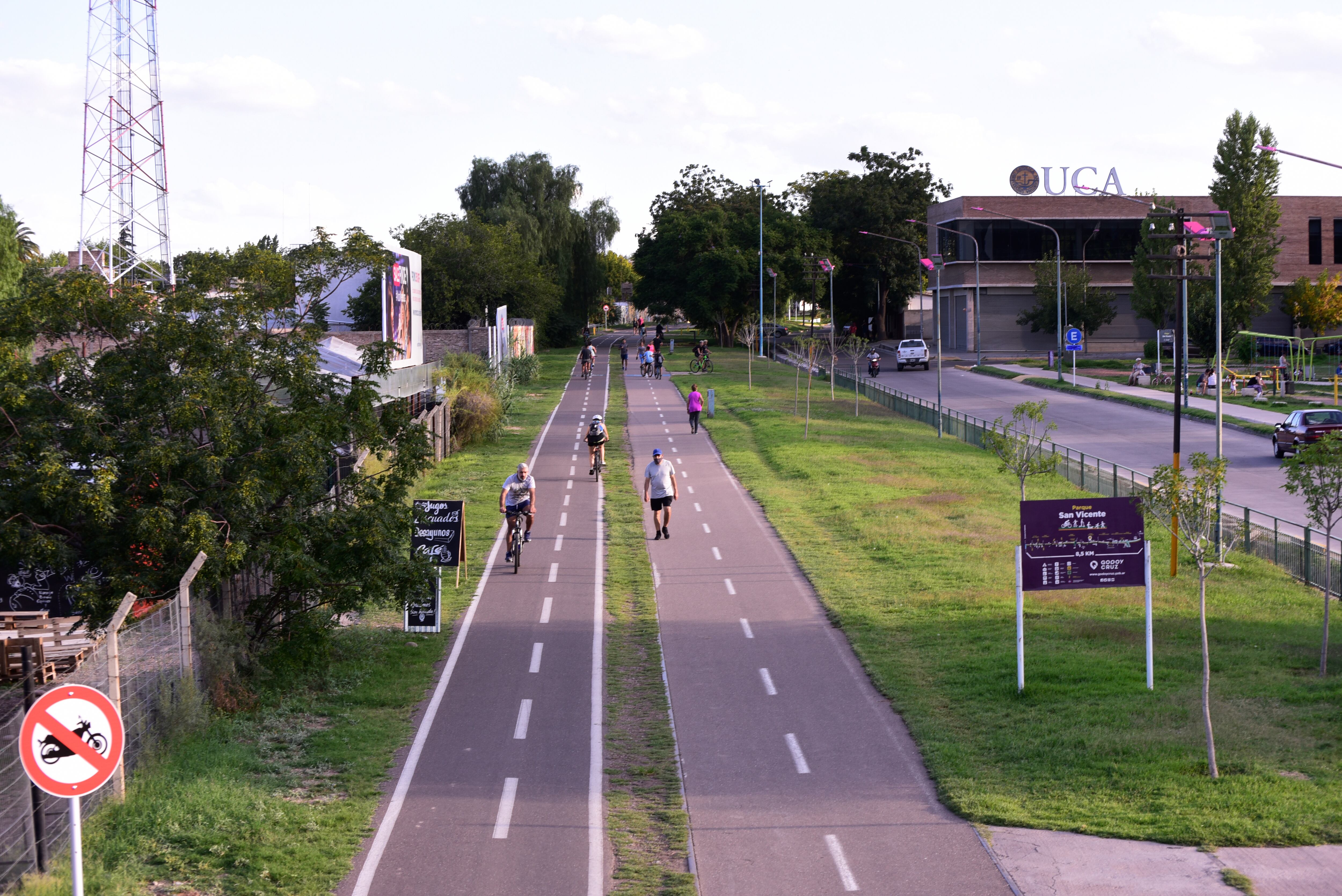 Además, Godoy Cruz incrementará las desinfecciones de espacios públicos, como la ciclovía.