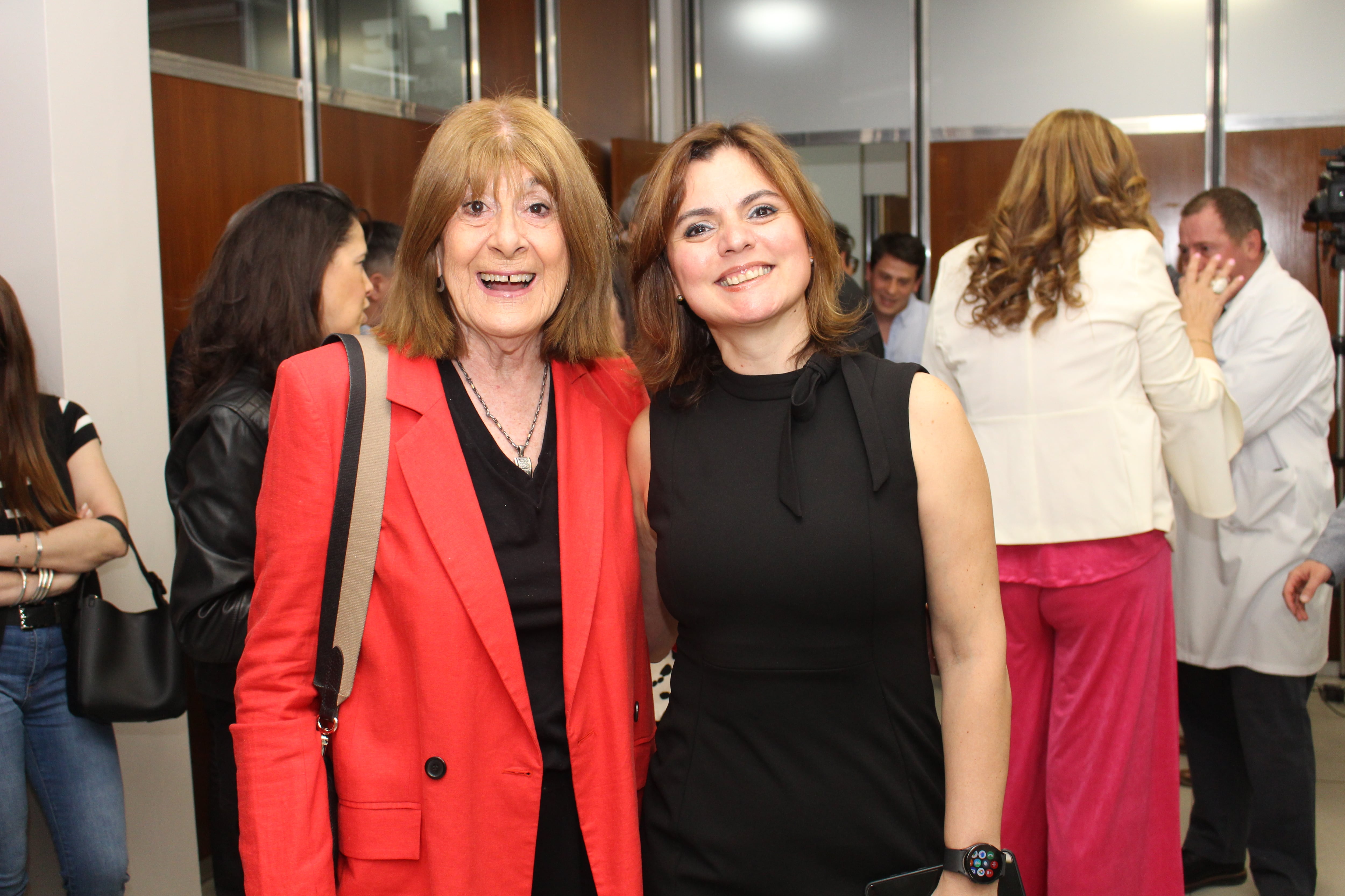 María Teresa Castellano y Lorena Pinea.