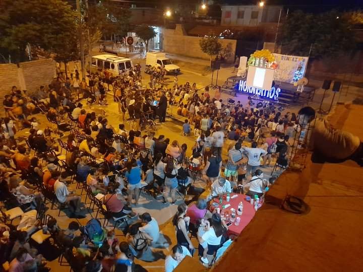 Un comedor de Las Heras junta comida para que 40 familias puedan tener su cena de Nochebuena en casa. Foto: Gentileza Comedor Horneritos