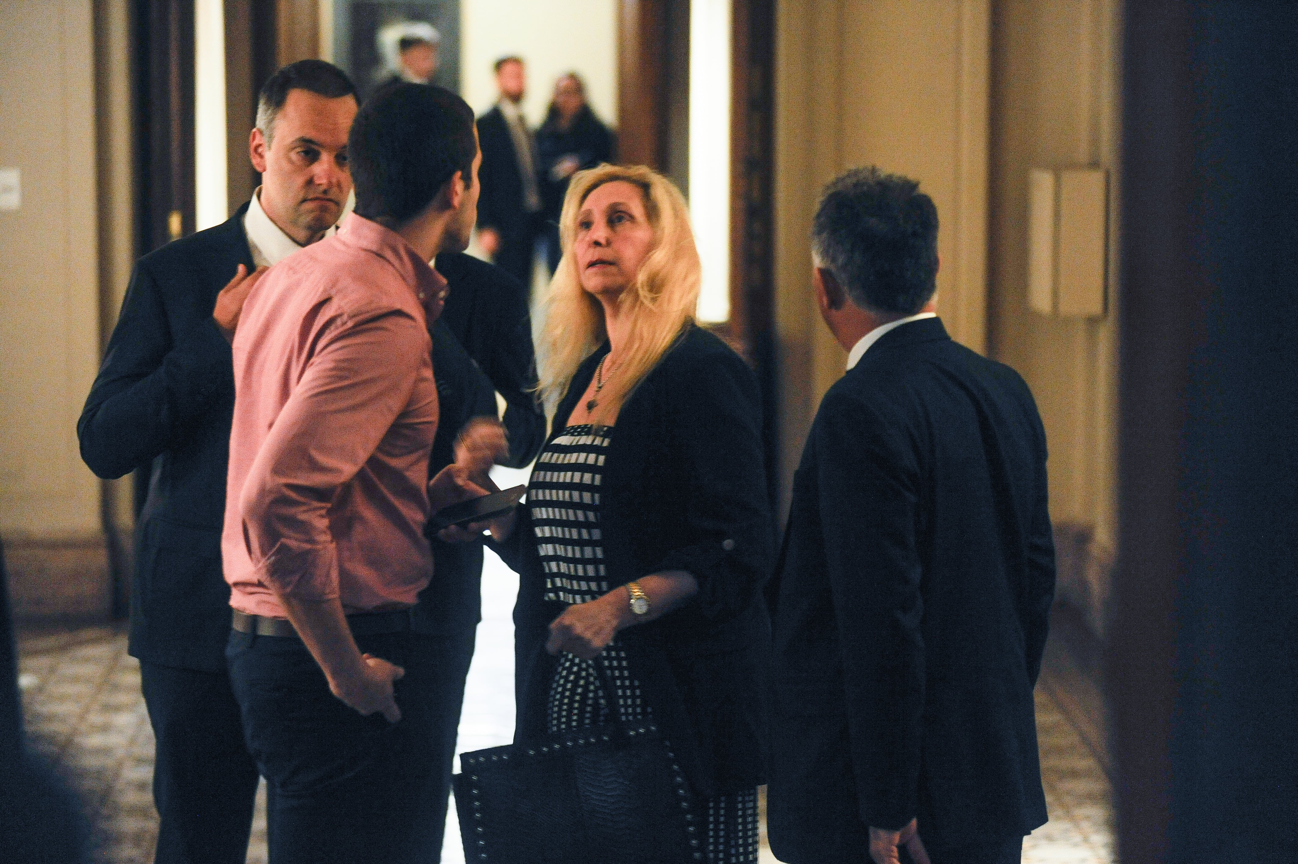 Karina Milei y el vocero Manuel Adorni estuvieron en la sesión en Diputados que debatía la Ley Ómnibus. Foto: Federico Lopez Claro

